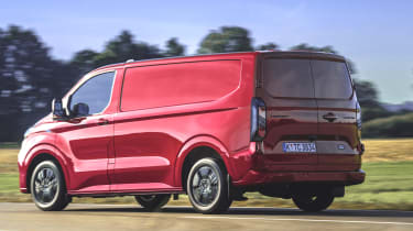 Ford Transit Custom rear corner panning